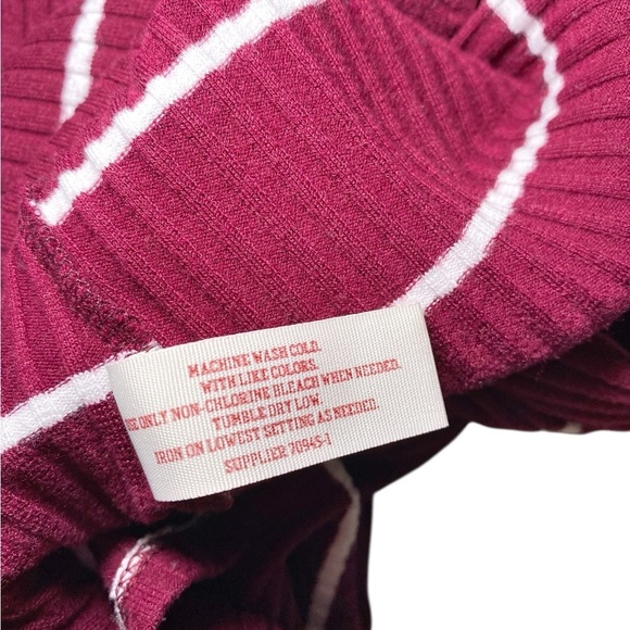 Arizona Jean Company Sleeveless Burgundy and White Striped Ribbed Top - Picture 9 of 12